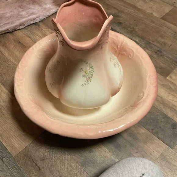 Pitcher & wash bowl 1940’s century mint condition